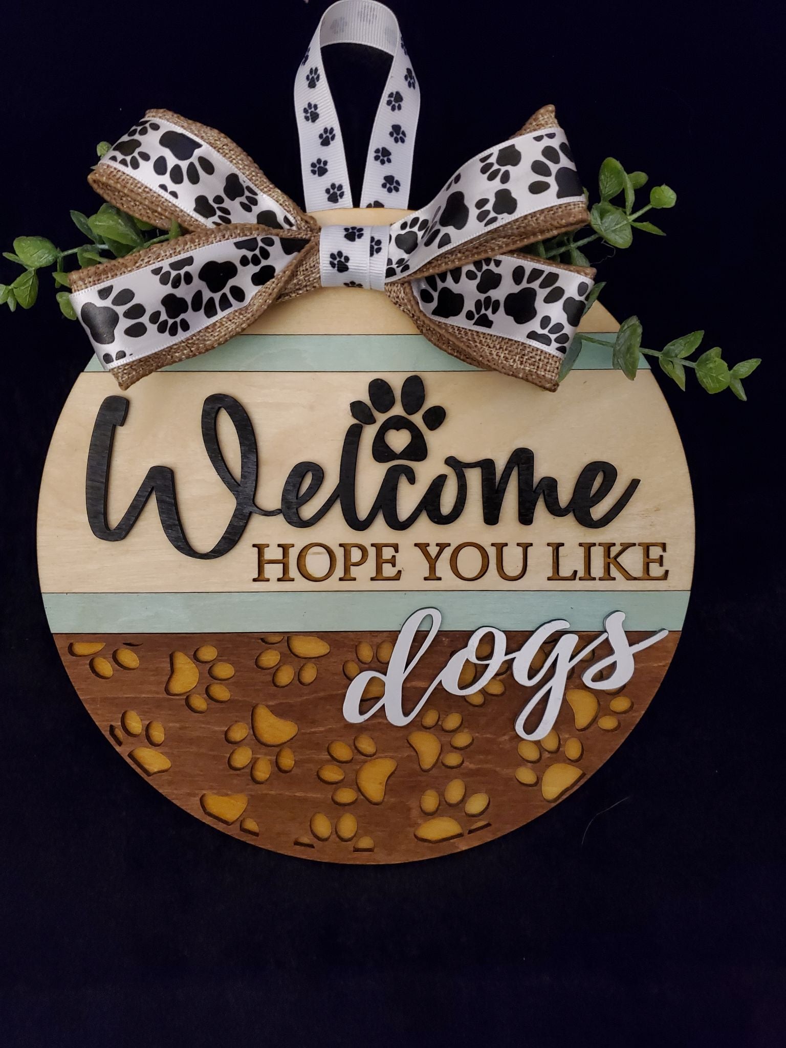 Welcome sign for dog lovers, paw print bow, 